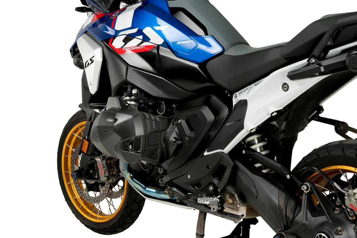 Pair of Puig Engine Protective Covers installed on a BMW R1300GS_2