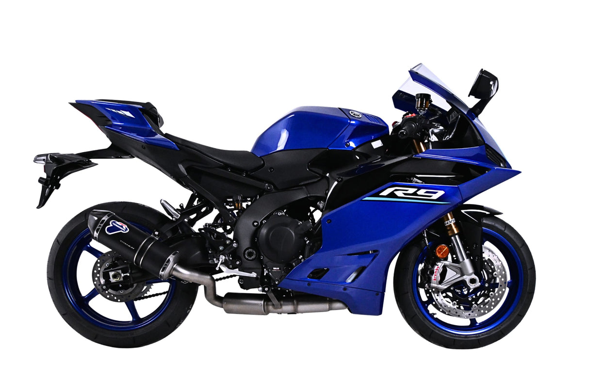 Termignoni black titanium homologated exhaust system fitted to Yamaha YZF-R9 2025–2026 with carbon fibre end cap_2