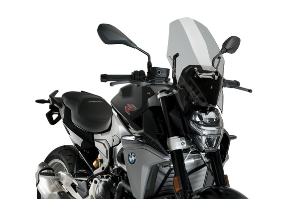 Puig Touring screen fitted to BMW F900R 2020-2026 in a Light Smoke finish