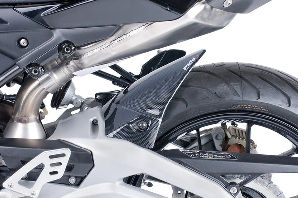 Puig Carbon Look rear hugger fitted to Aprilia Shiver 900 2017–2020 rear mudguard protection