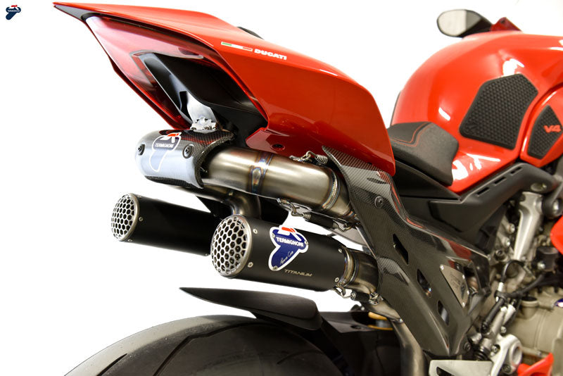 Termignoni D200 Black Titanium Silencers for the Ducati Streetfighter V4_1
