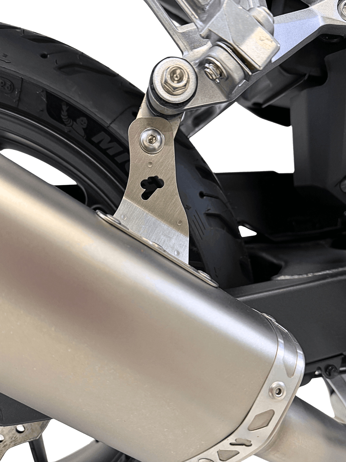 Termignoni titanium force silencer fitted to Honda CB500 Hornet 2025–2026 carbon end cap exhaust_1