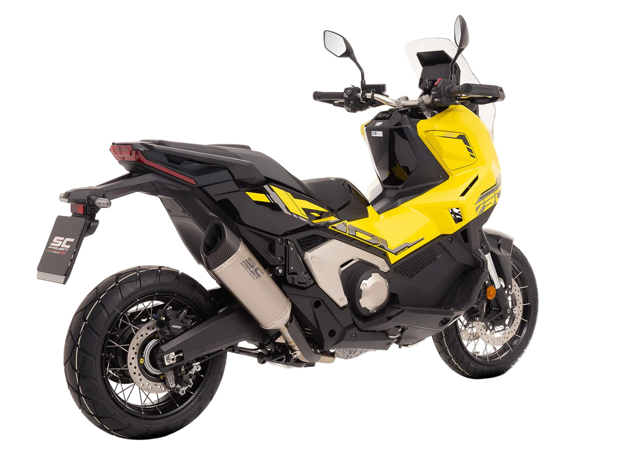 SC-Project SC1-R titanium slip-on silencer fitted to Honda X-ADV 750 with carbon fibre heat shield_2