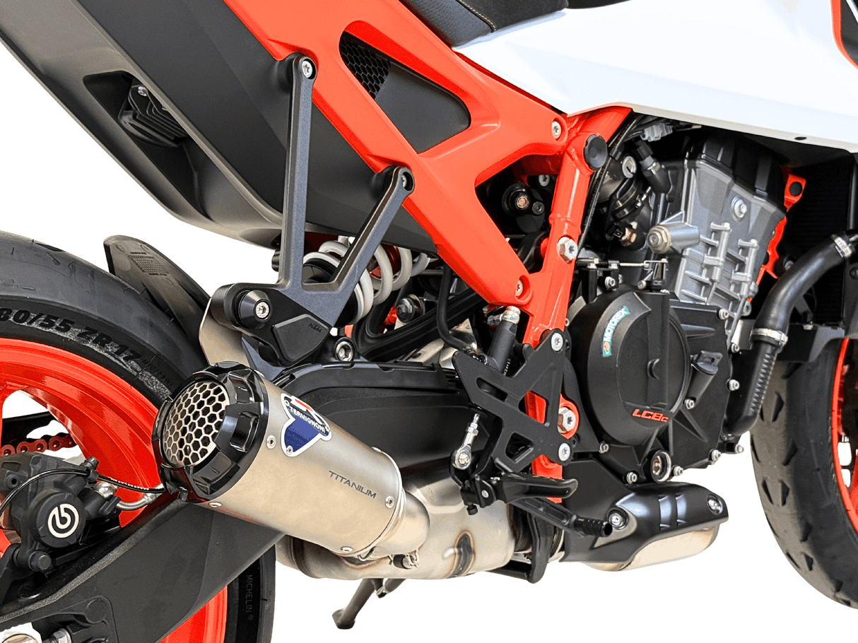 Termignoni GP2R-RHT titanium silencer fitted to KTM Duke 990 2024–2026 with mesh detail and removable db killer_1