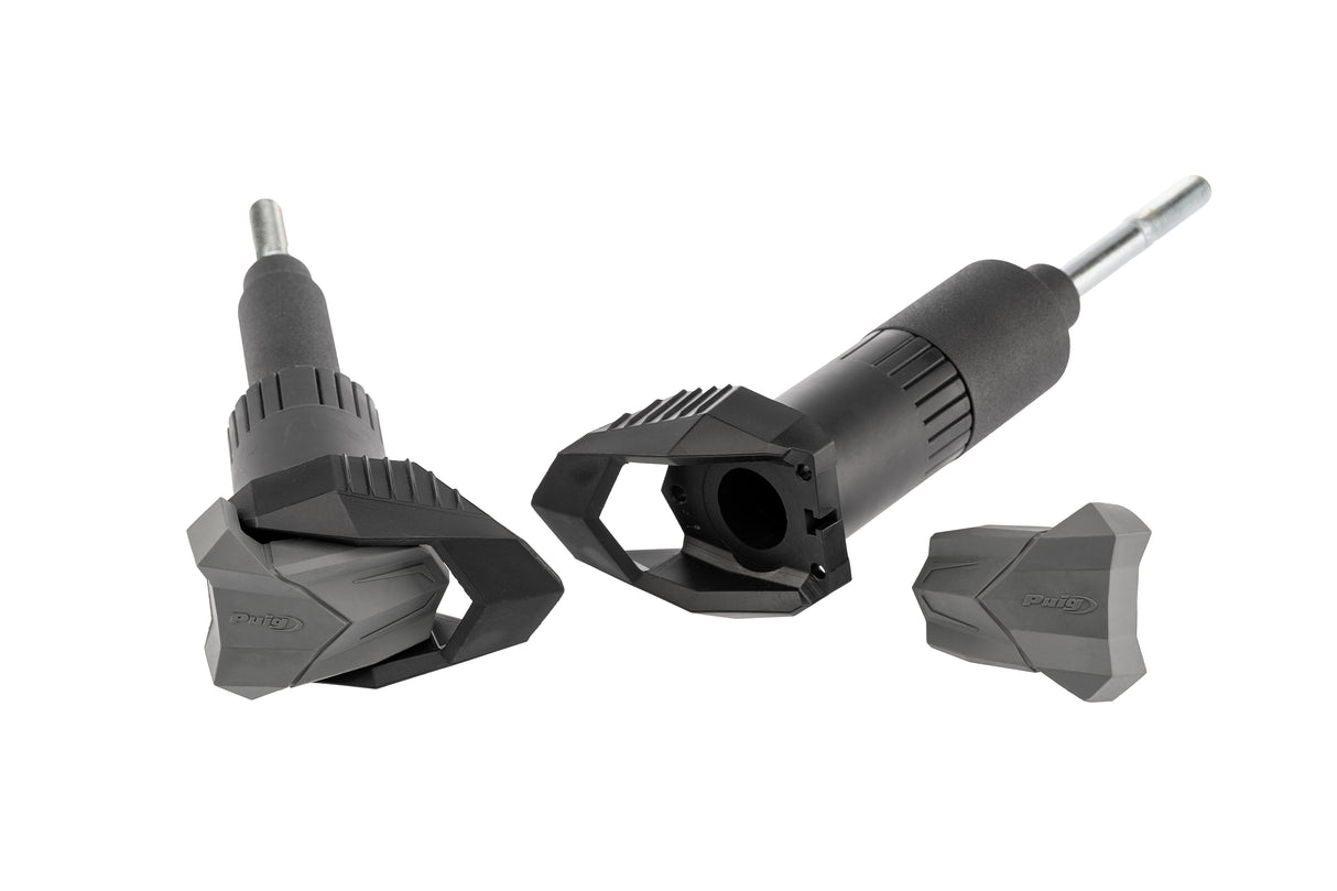 Puig R19 frame sliders fitted to BMW F800R 2015–2019 nylon crash protectors with grey rubber ends_2
