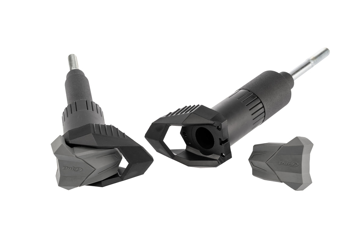 Puig R19 frame sliders fitted to BMW F800R 2015–2019 nylon crash protectors with grey rubber ends_2