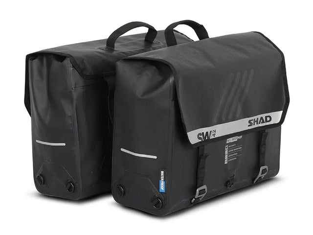 SHAD SW42 waterproof side bags 25L per bag. Durable adventure panniers with IPX5 protection, reflective details and secure mounting options.