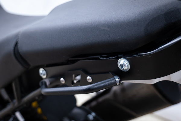 Isotta Passenger Grips Black Ducati Desert-X