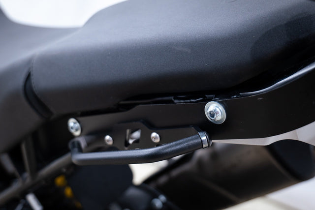 Isotta Passenger Grips Black Ducati Desert-X