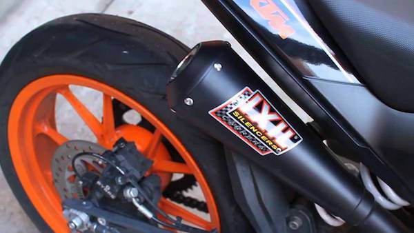 IXIL Dual Black Underseat Slip On Silencers KTM Duke 125 200 2011-16 image 3